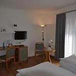 & Restaurant Zur Linde