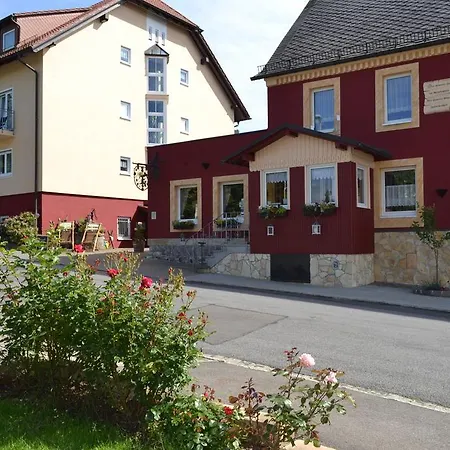 Hotel & Restaurant Zur Linde 3*