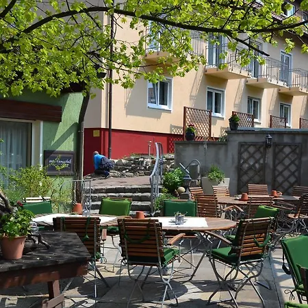 호텔 & Restaurant Zur Linde