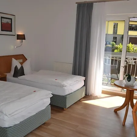 Hotel & Restaurant Zur Linde 3*
