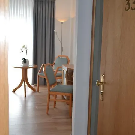 호텔 & Restaurant Zur Linde