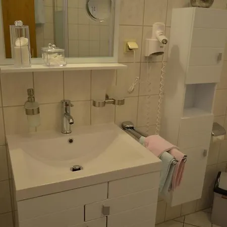 & Restaurant Zur Linde