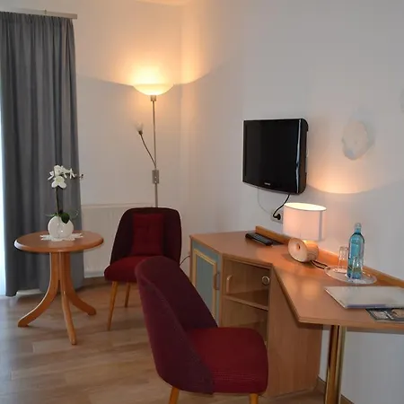 호텔 & Restaurant Zur Linde