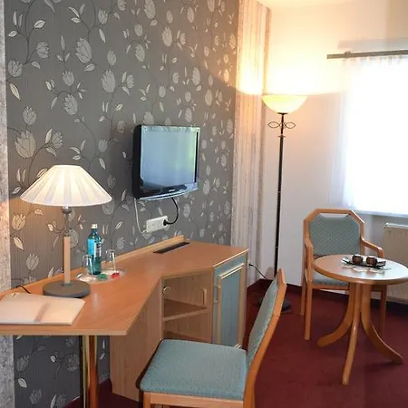 호텔 & Restaurant Zur Linde 3*