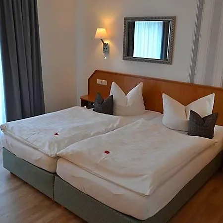 Ξενοδοχείο & Restaurant Zur Linde 3*