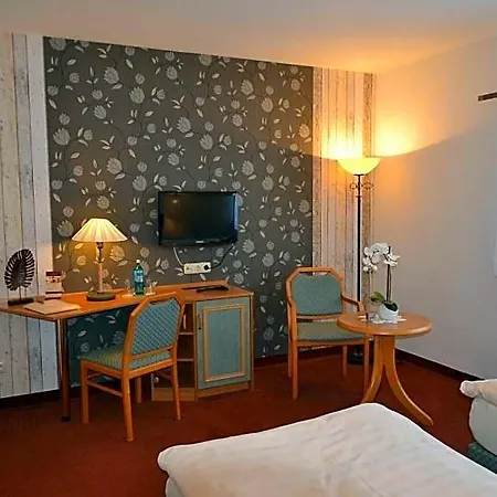 & Restaurant Zur Linde Ξενοδοχείο 3*