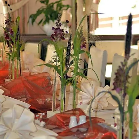 & Restaurant Zur Linde Ξενοδοχείο