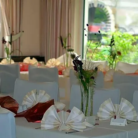 & Restaurant Zur Linde Ξενοδοχείο
