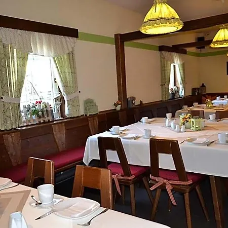 & Restaurant Zur Linde Ξενοδοχείο