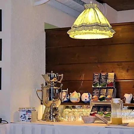 & Restaurant Zur Linde Ξενοδοχείο
