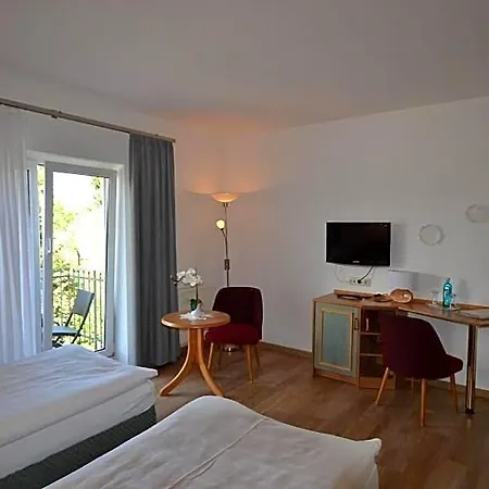 & Restaurant Zur Linde 3* Freital
