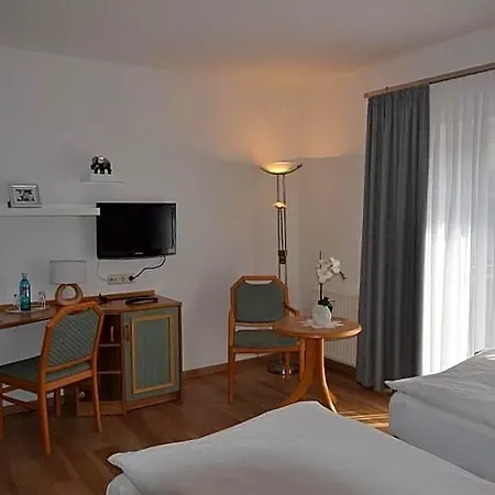 & Restaurant Zur Linde Ξενοδοχείο 3*