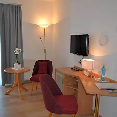 & Restaurant Zur Linde Ξενοδοχείο 3*