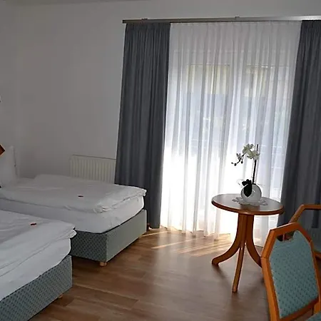 & Restaurant Zur Linde Ξενοδοχείο