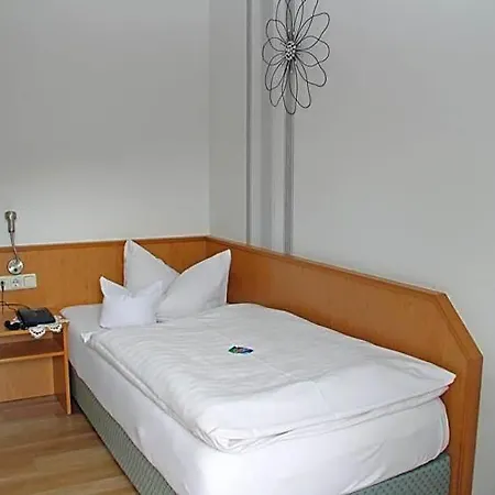 & Restaurant Zur Linde 3*