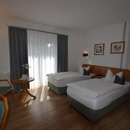 & Restaurant Zur Linde