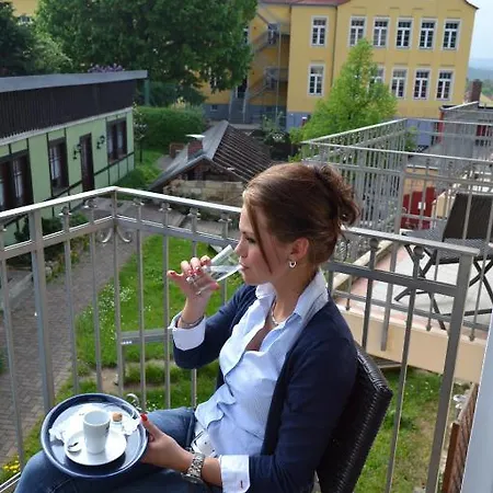 & Restaurant Zur Linde فرايتال