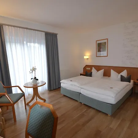 & Restaurant Zur Linde Hotel Freital